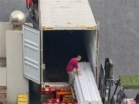 TEBANG dodáva 3 kontajnery maloobchodných regálov na Srí Lanku